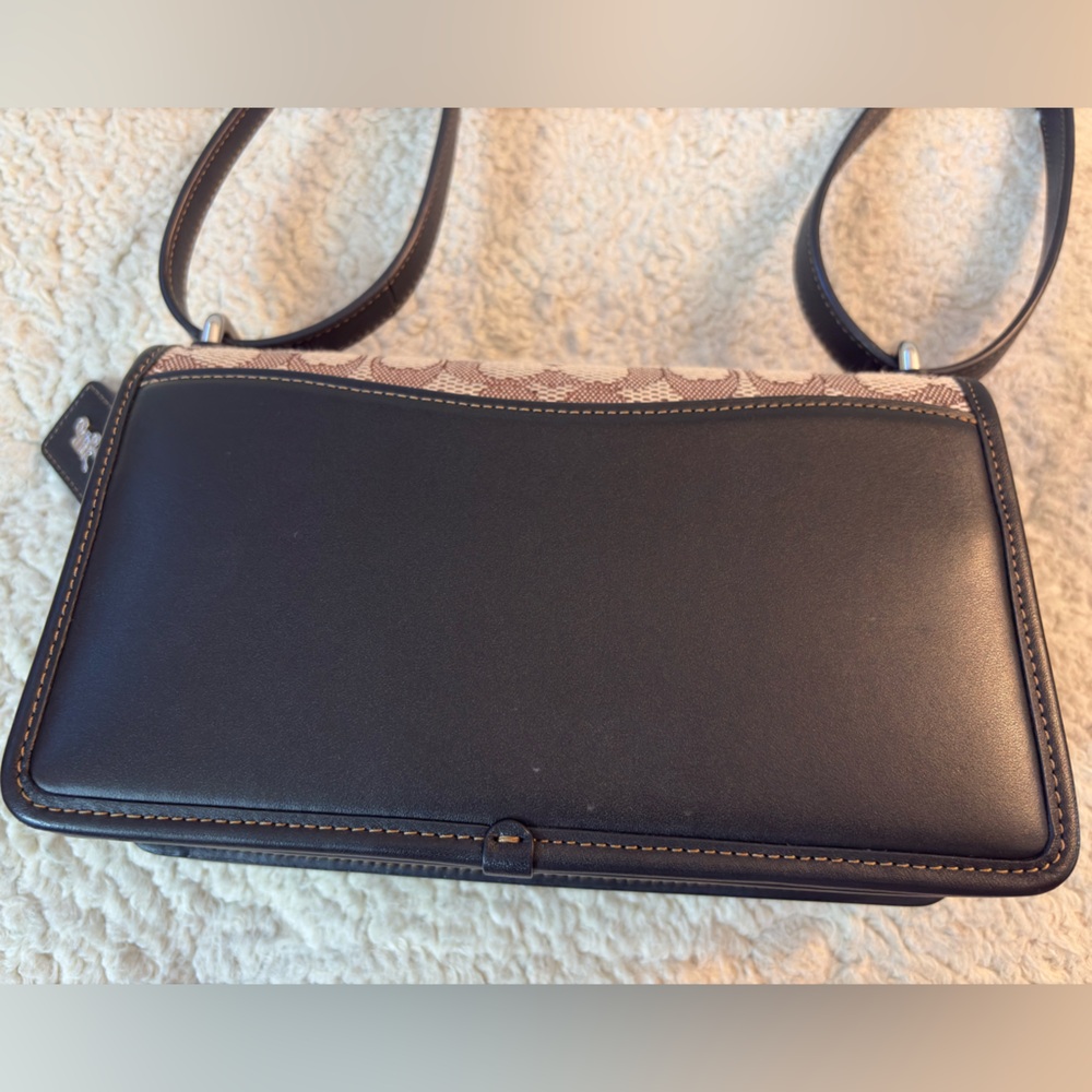 Coach Bandit Shoulder Bag
In Signature Textile Jacquard Silver/Cocoa Black - Picture 8 of 11